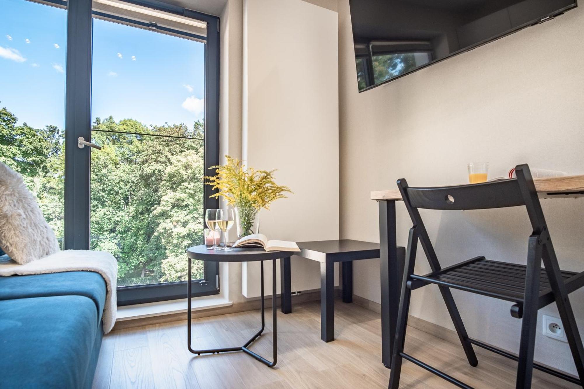 Iron Apartments Красков Екстериор снимка