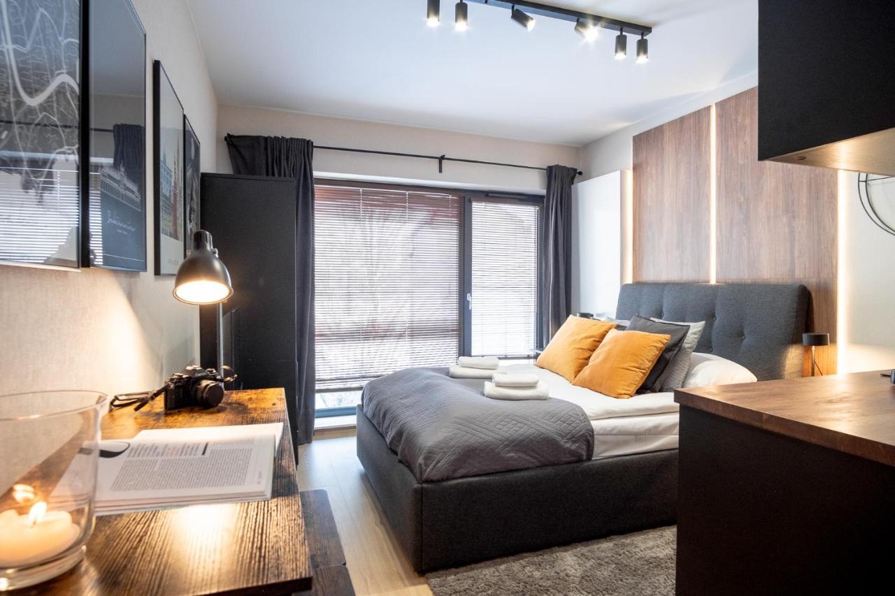 Iron Apartments Красков Екстериор снимка