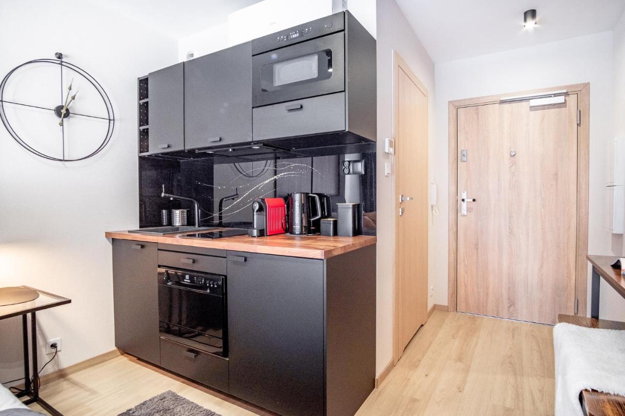 Iron Apartments Красков Екстериор снимка