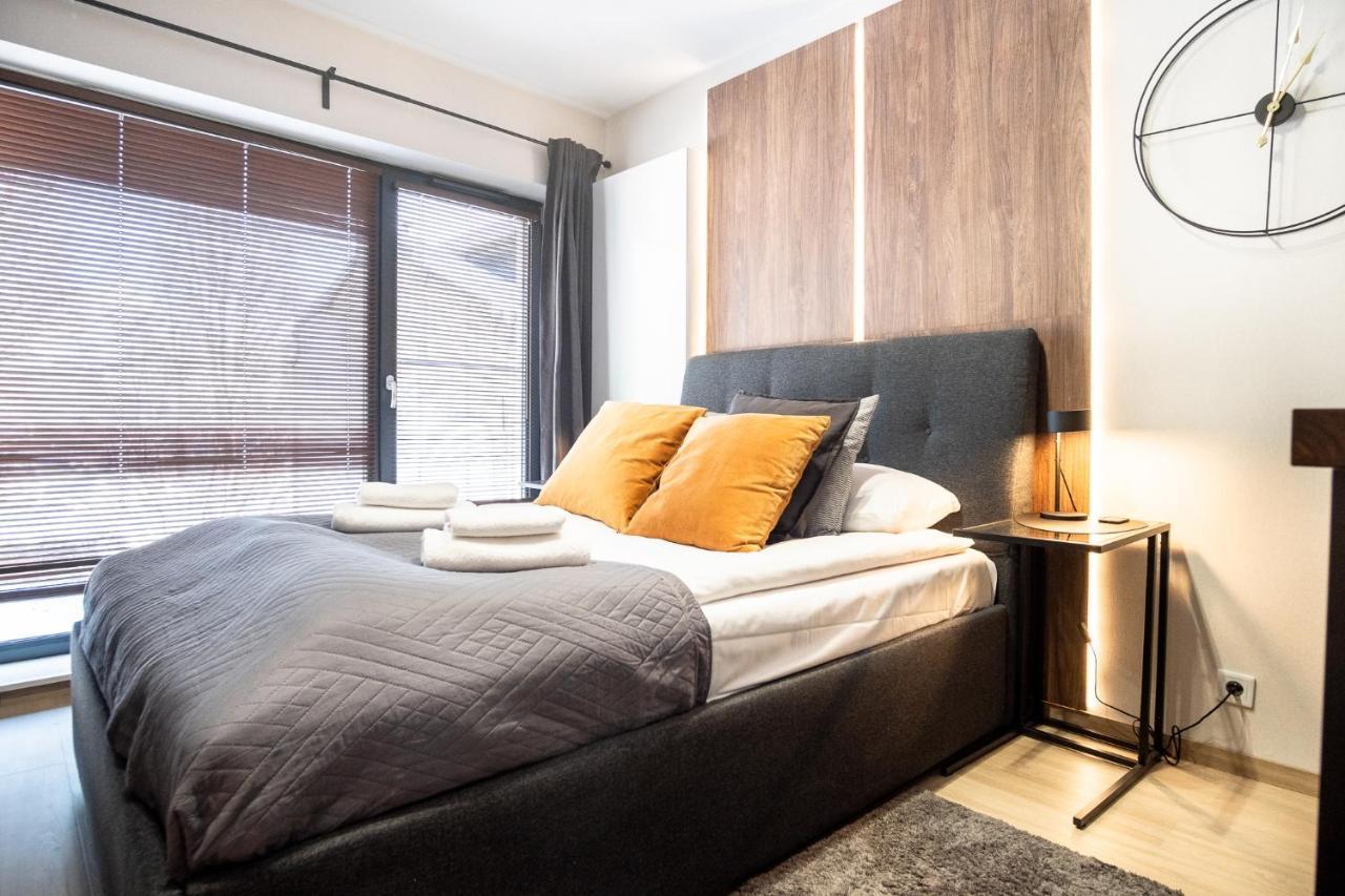 Iron Apartments Красков Екстериор снимка