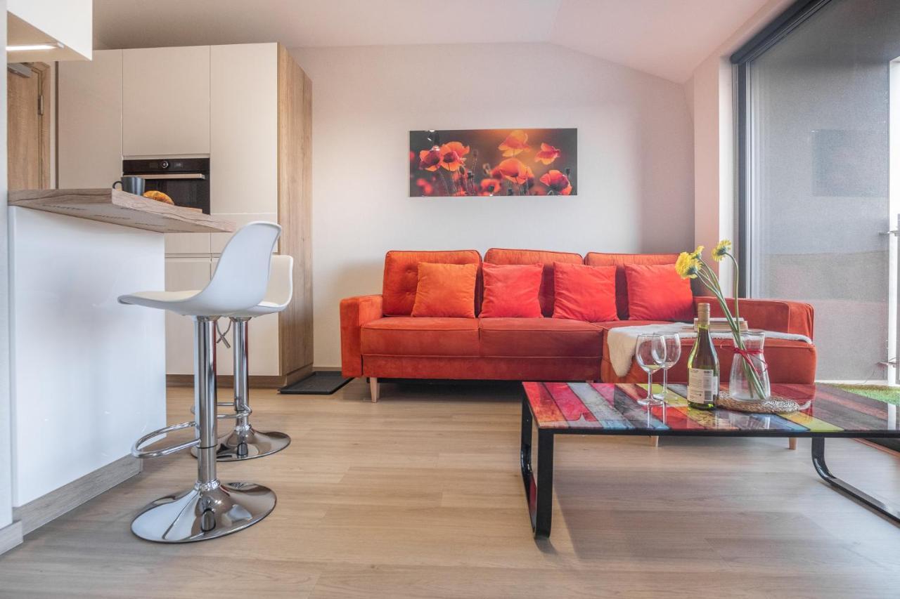 Iron Apartments Красков Екстериор снимка