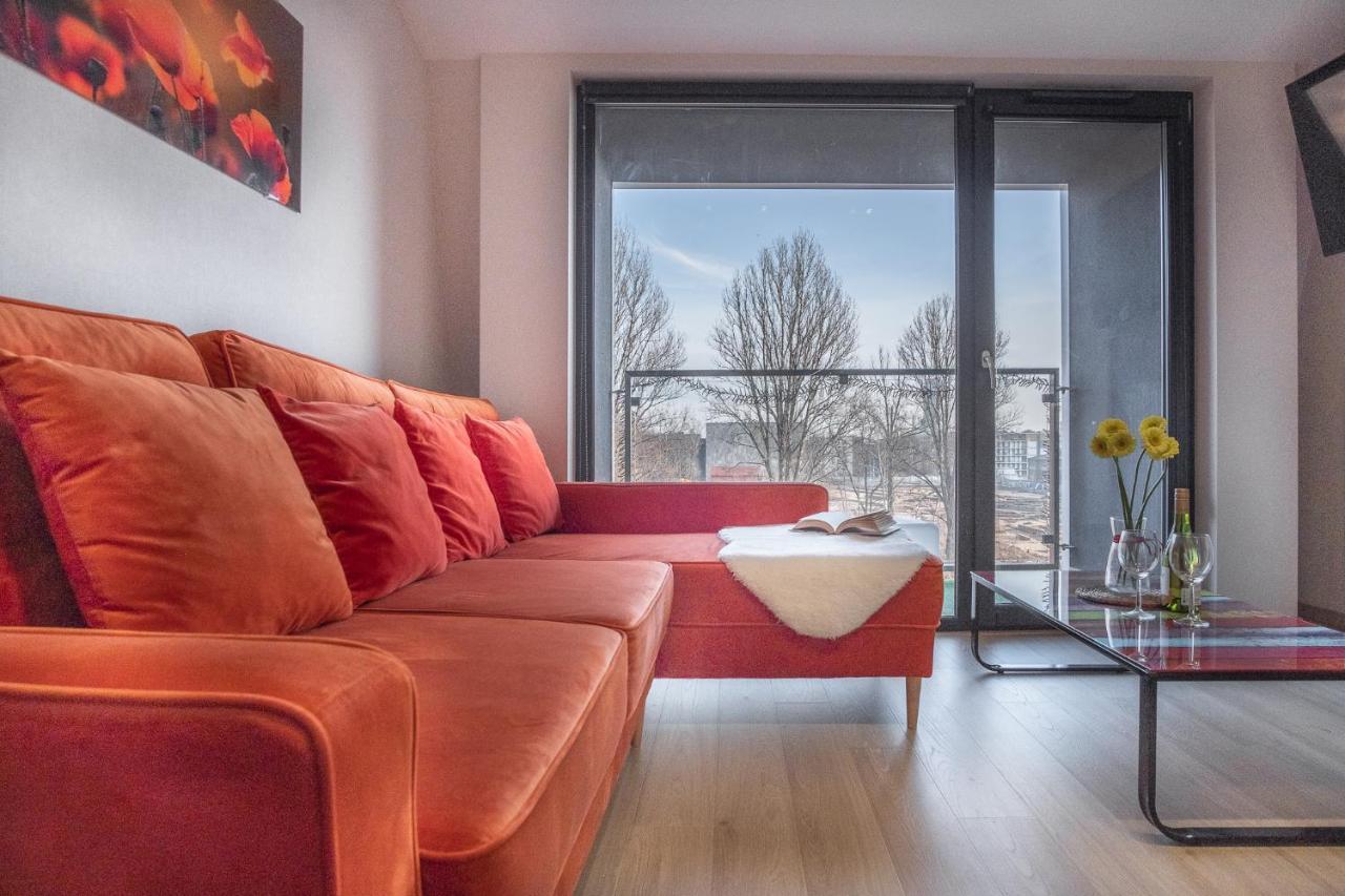 Iron Apartments Красков Екстериор снимка