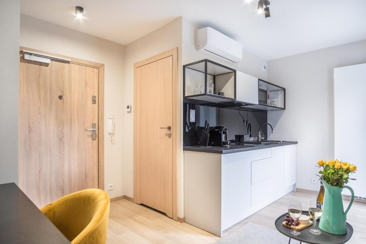 Iron Apartments Красков Екстериор снимка