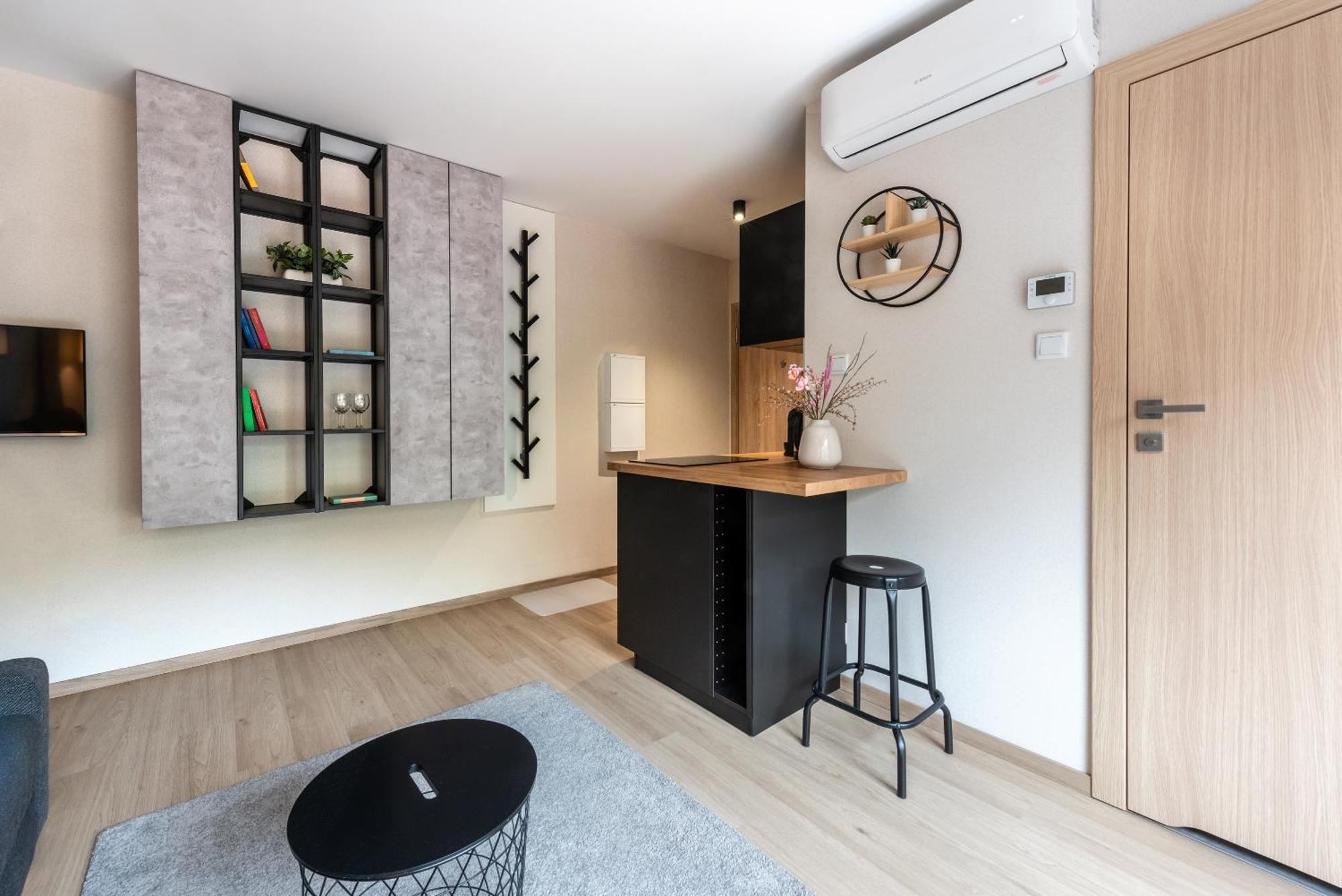Iron Apartments Красков Екстериор снимка