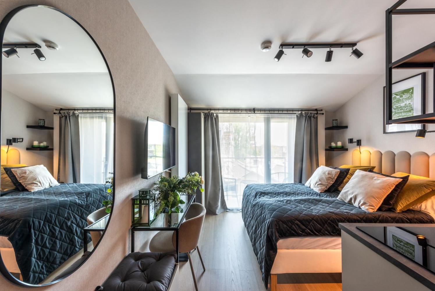 Iron Apartments Красков Екстериор снимка
