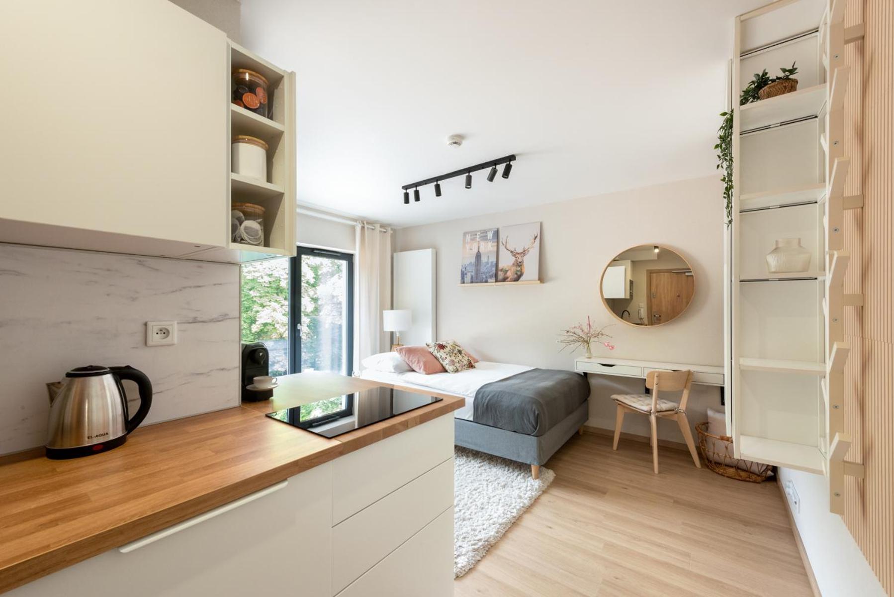 Iron Apartments Красков Екстериор снимка