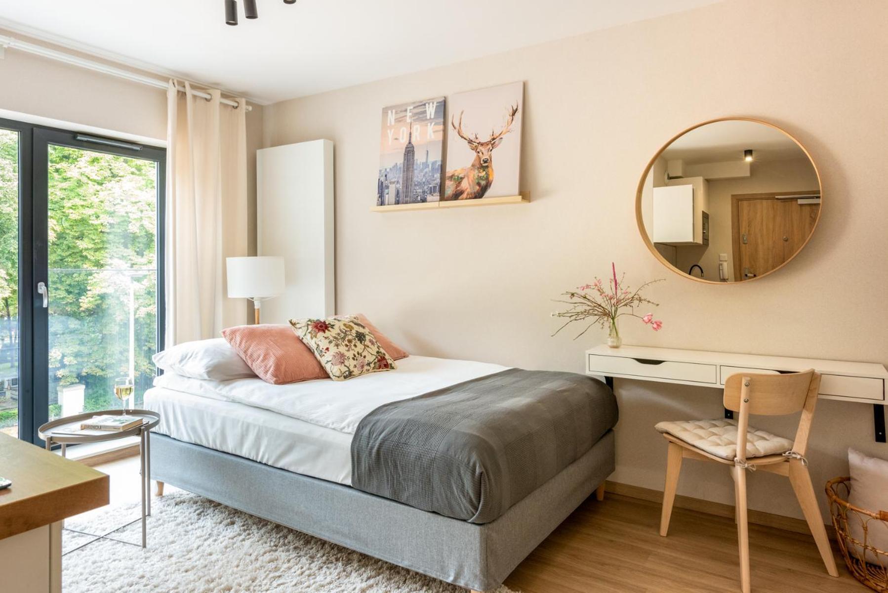 Iron Apartments Красков Екстериор снимка