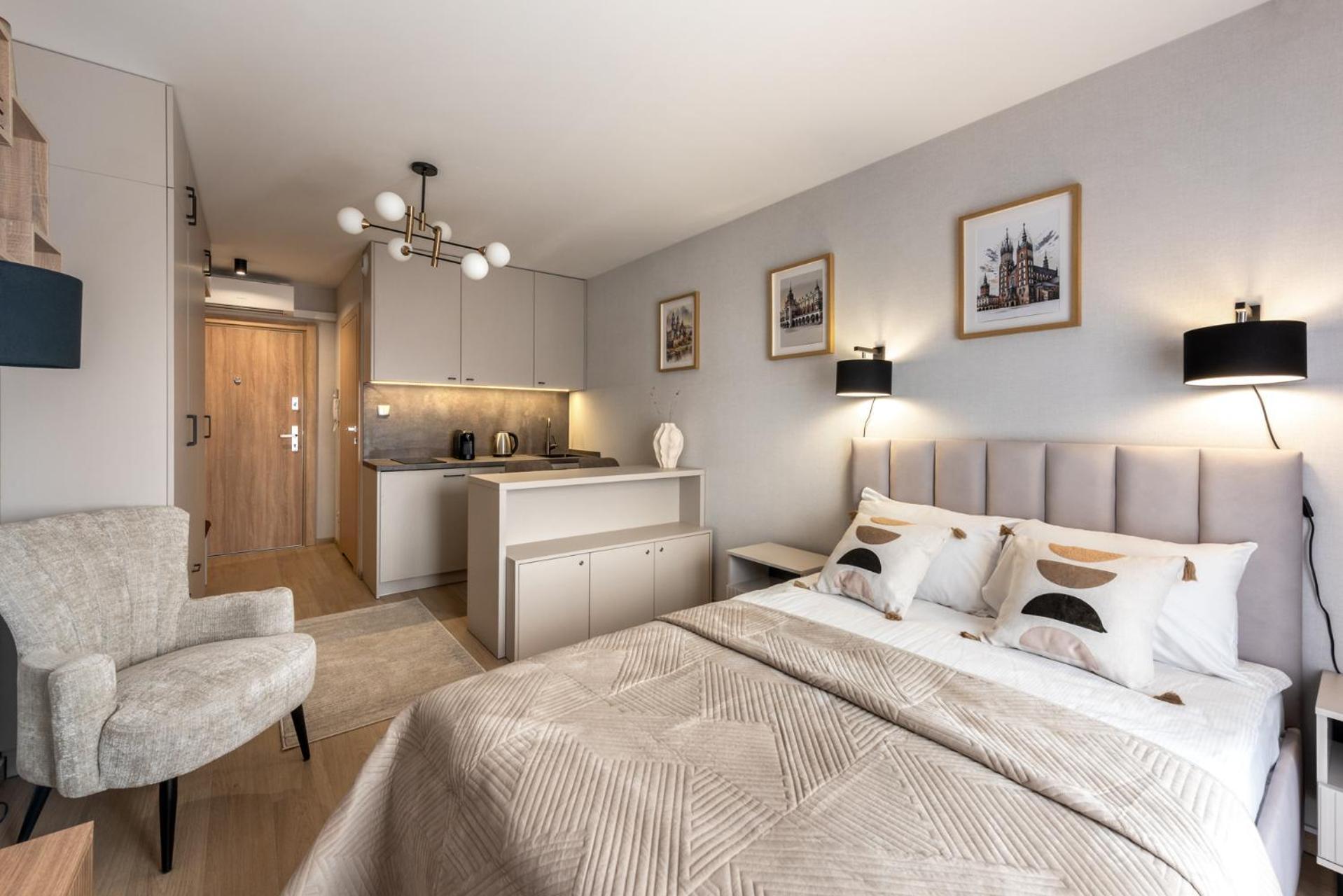 Iron Apartments Красков Екстериор снимка