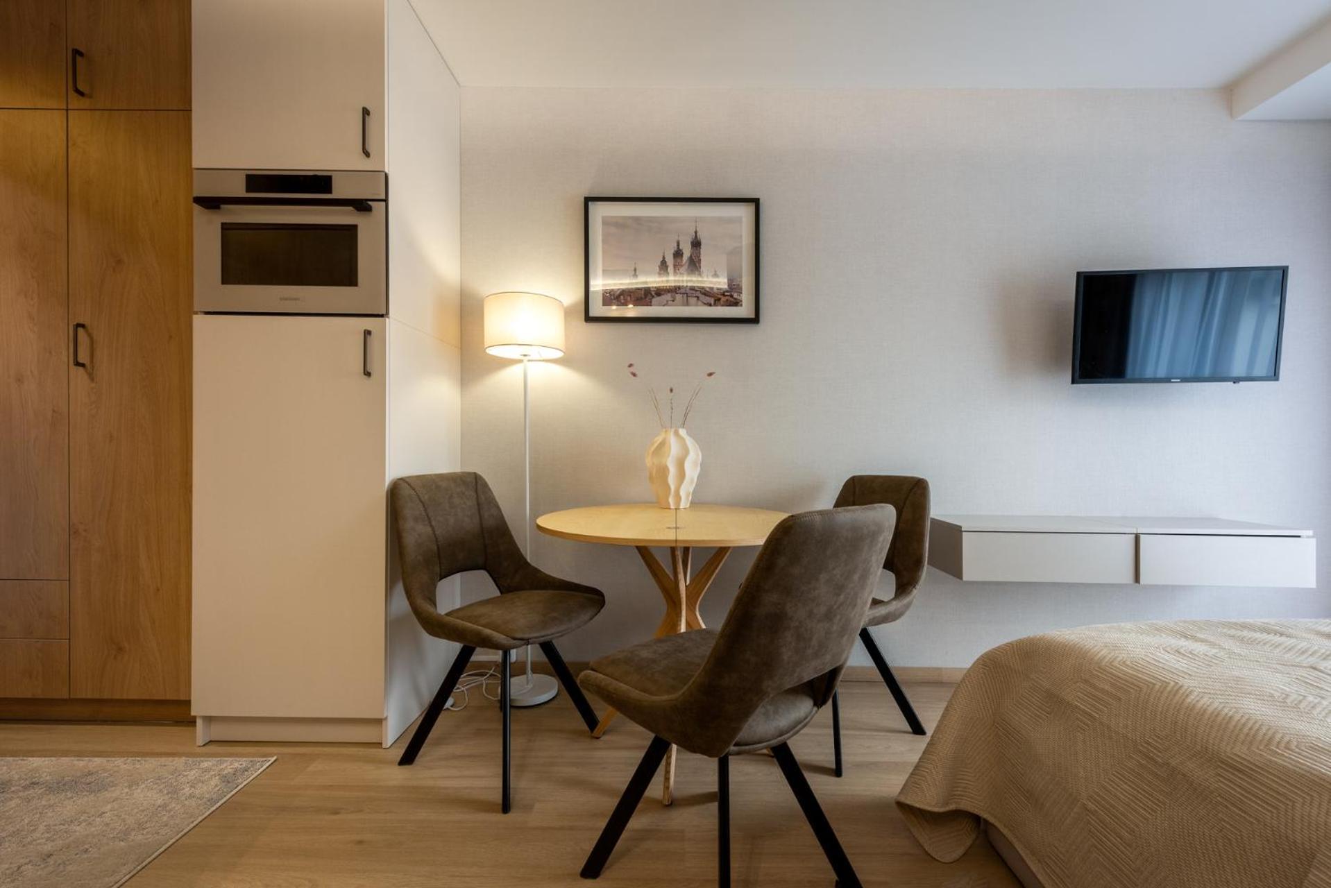 Iron Apartments Красков Екстериор снимка