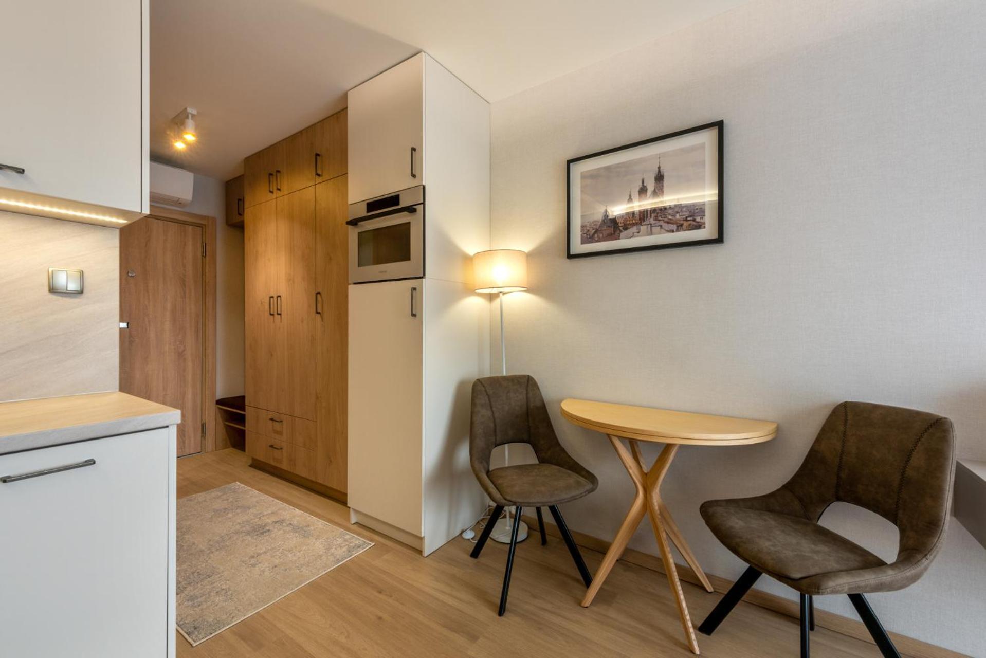 Iron Apartments Красков Екстериор снимка