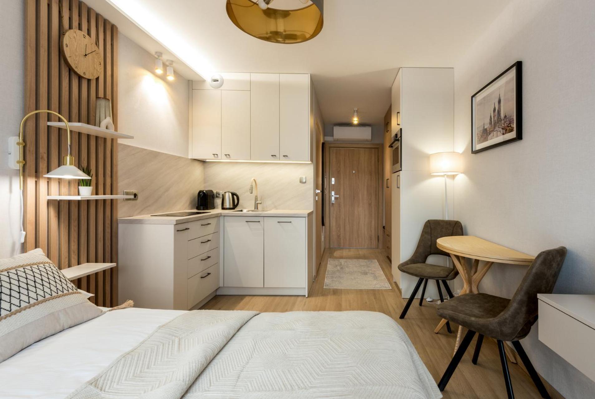Iron Apartments Красков Екстериор снимка