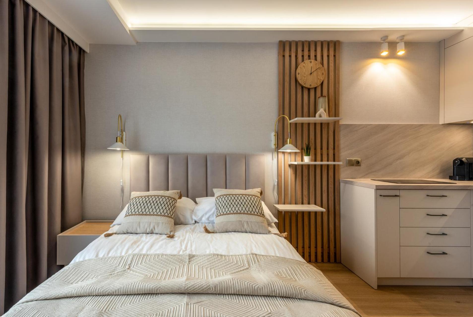 Iron Apartments Красков Екстериор снимка