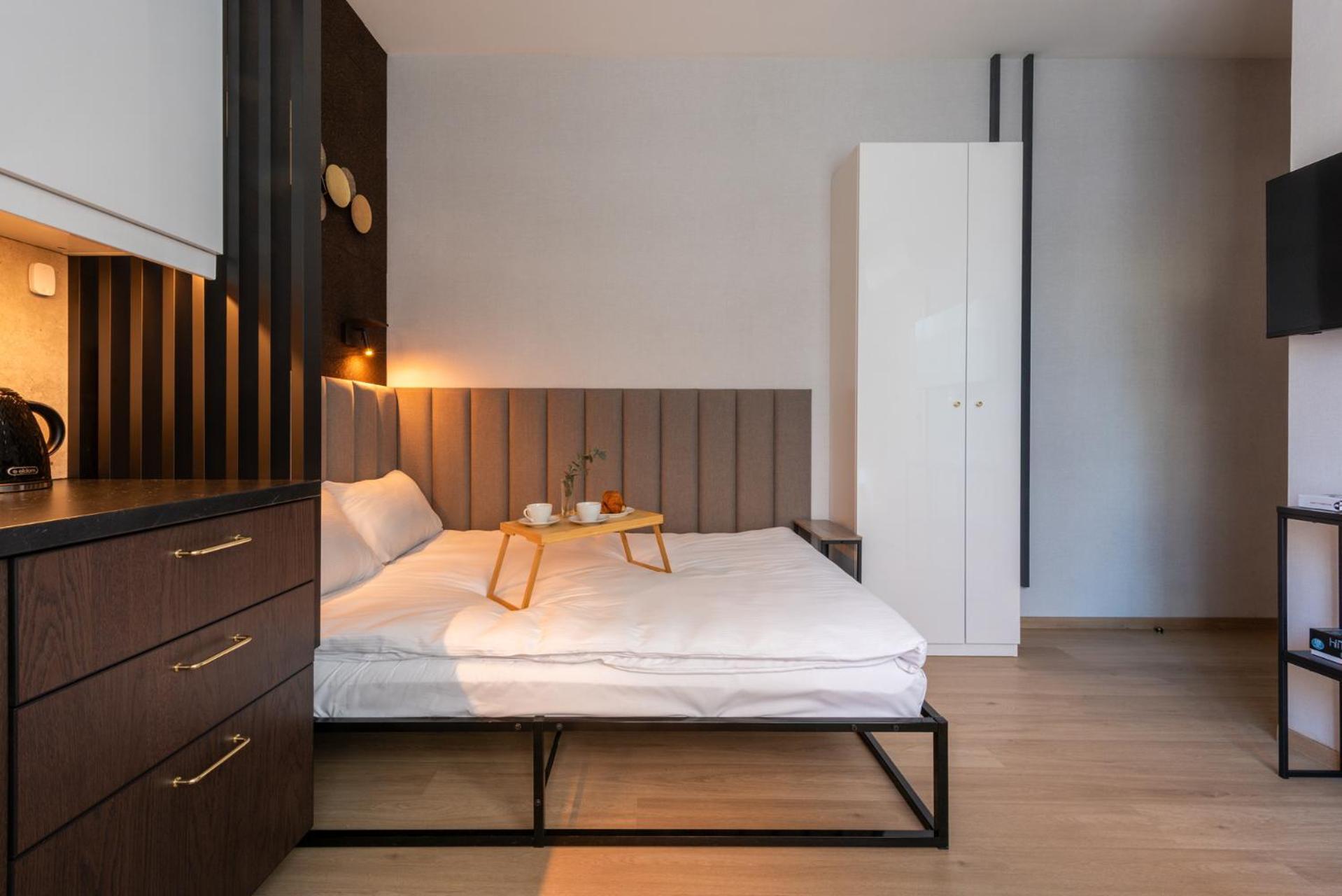 Iron Apartments Красков Екстериор снимка