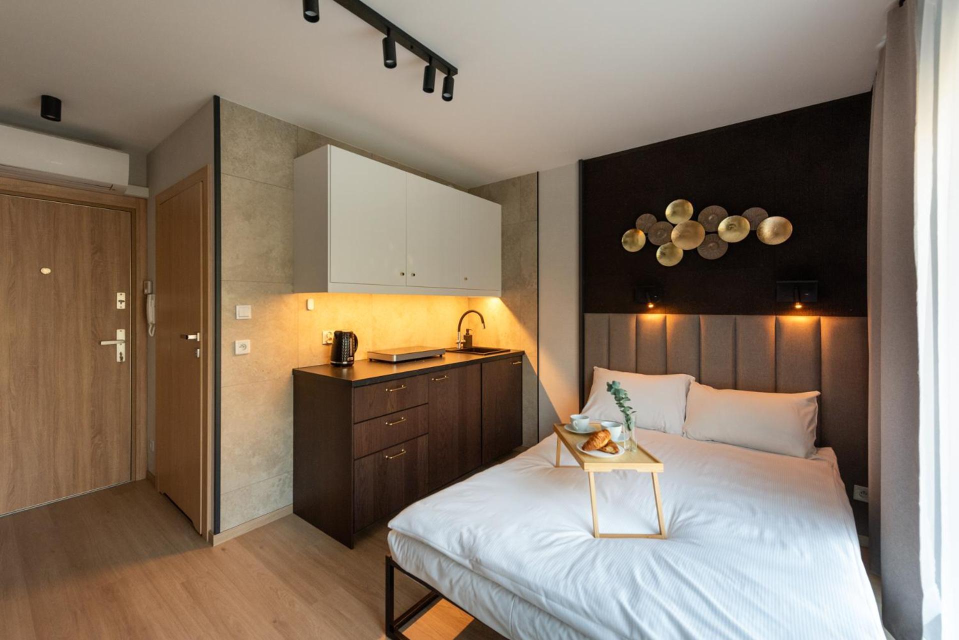 Iron Apartments Красков Екстериор снимка