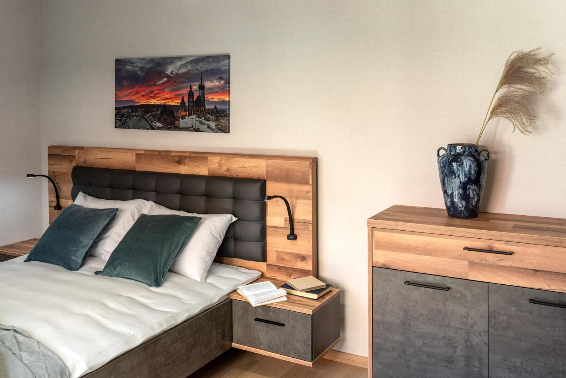 Iron Apartments Красков Екстериор снимка