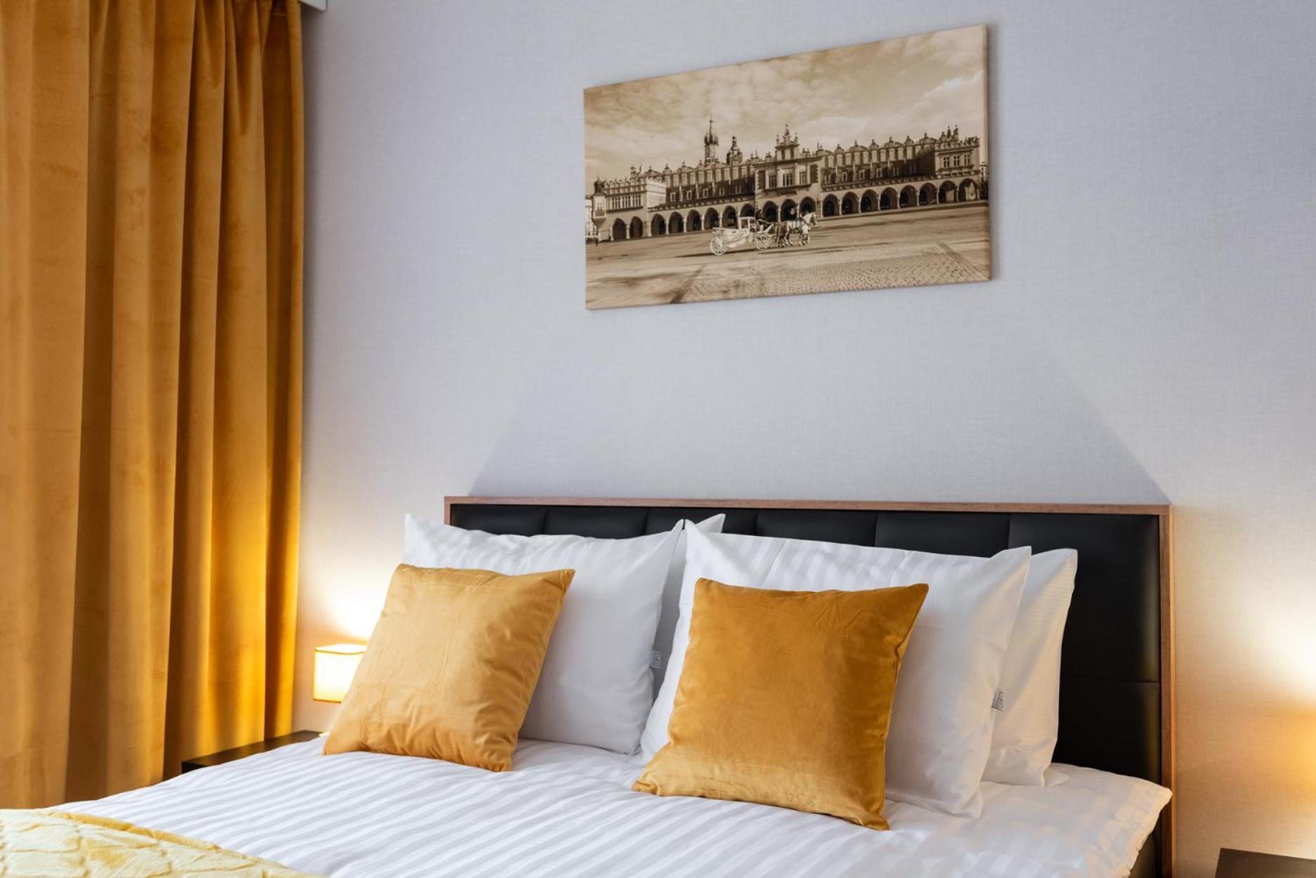 Iron Apartments Красков Екстериор снимка