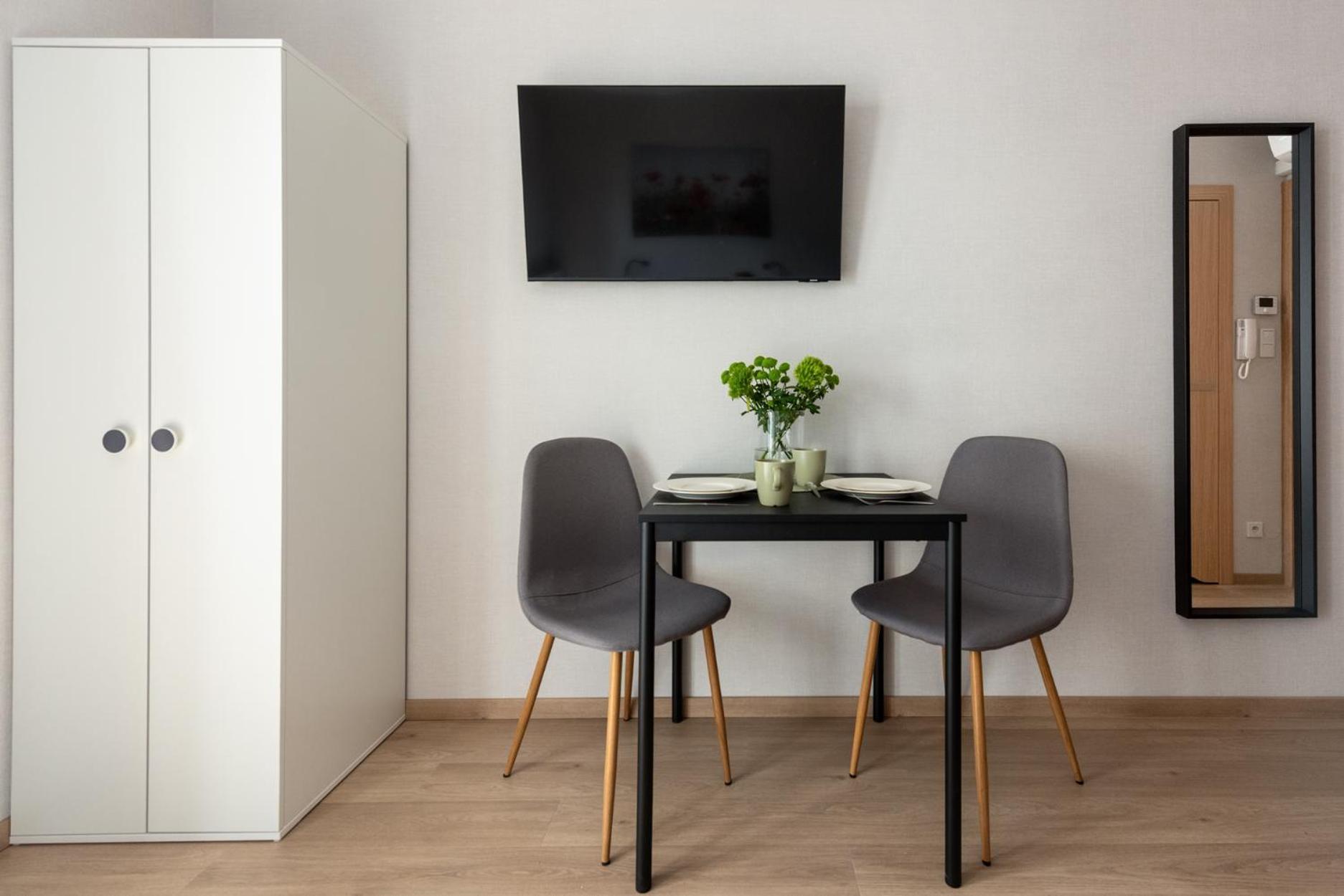 Iron Apartments Красков Екстериор снимка